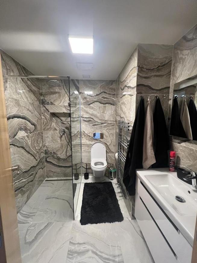 Luxusni Apartman Grand V Centru Harrachova Se Soukromou Mega Terasou, S Privatnim Parkovanim Zdarma, S Moznosti Dobijeni Wallbox Ev A Vyhledem Na Harrachovsky Kostelicek Exteriör bild